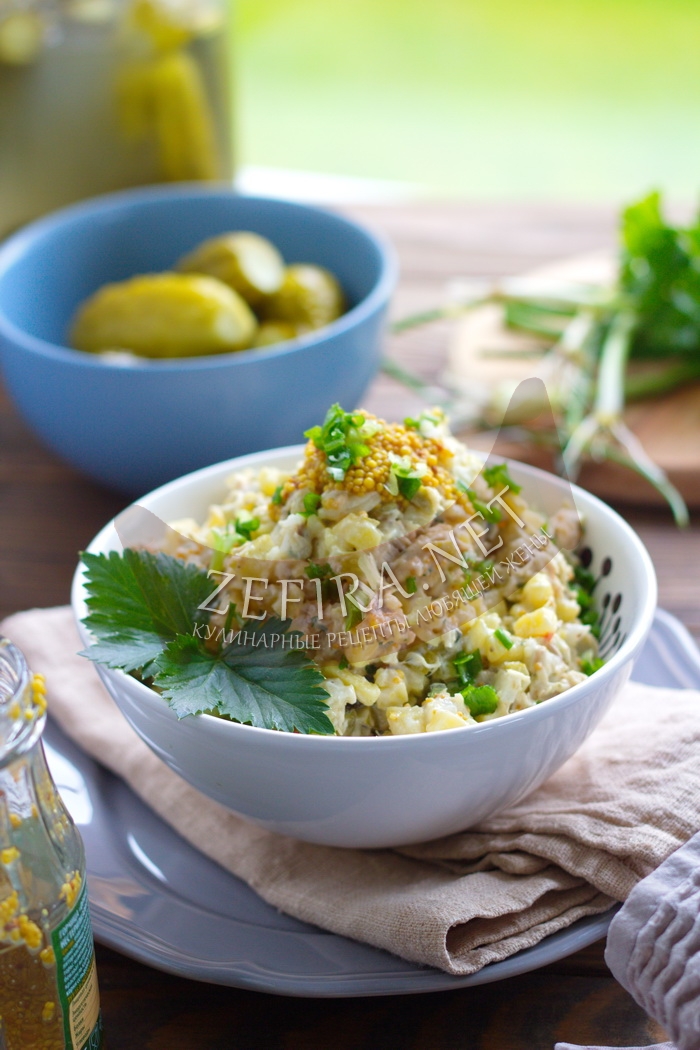 Салат из картошки и скумбрии - рецепт и фото