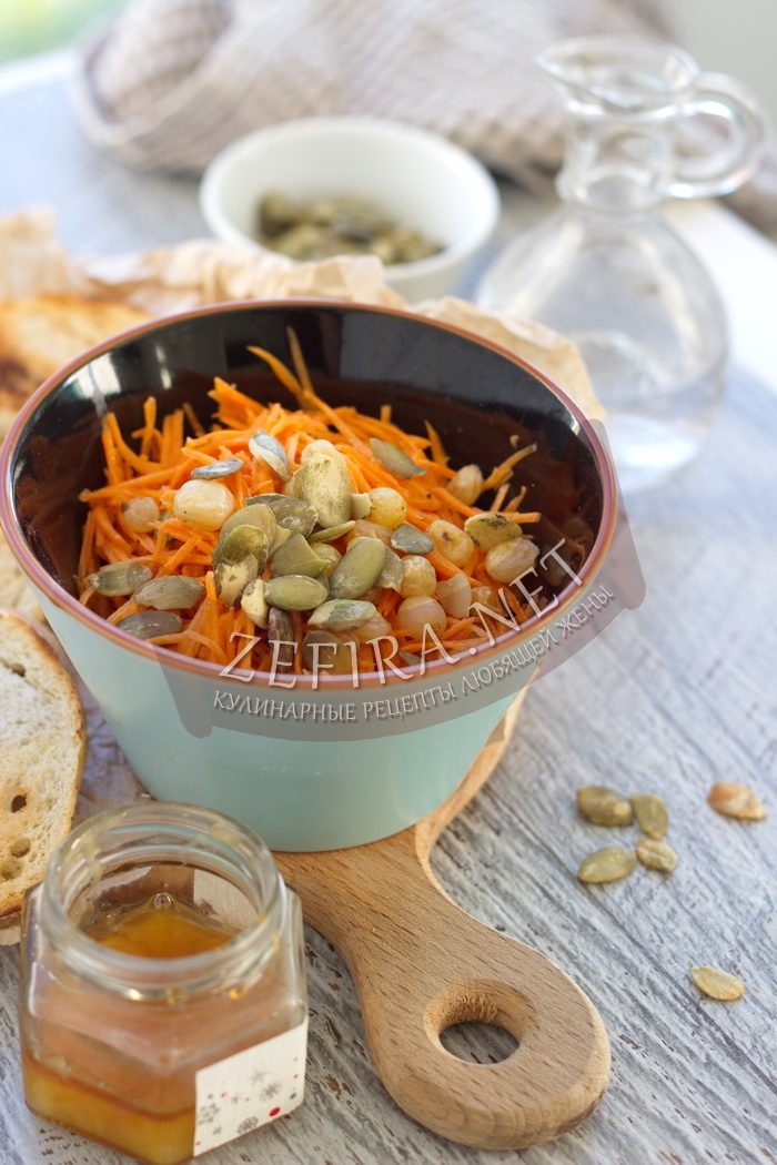 Рецепт салата из сырой моркови с изюмом и семечками - рецепт и фото