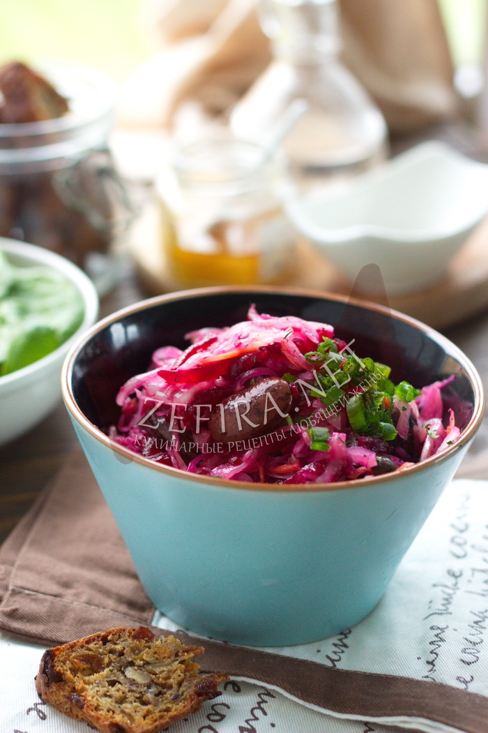 Салат из квашеной капусты со свеклой и фасолью - рецепт и фото