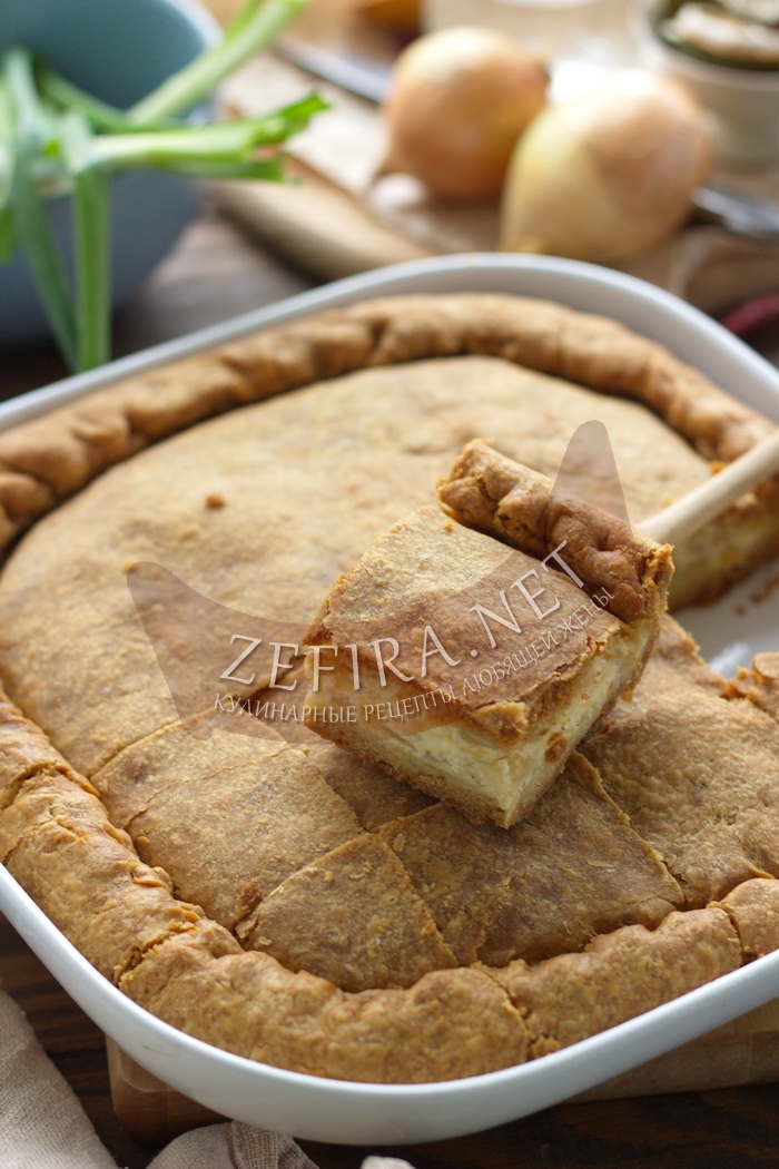 Вкусный луковый пирог с плавленым сыром - рецепт и фото