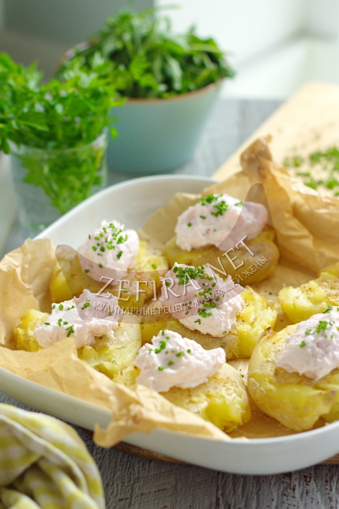 Мятый картофель с рыбой и творожным кремом  - рецепт и фото