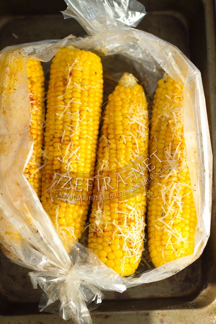 Запеченная в духовке кукуруза со специями в пакете - рецепт и фото