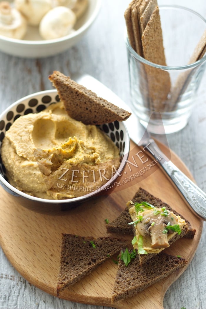 Хумус из чечевицы с грибами - рецепт и фото
