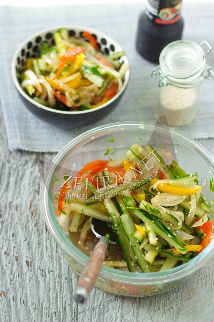 Салат из огурцов и перца в азиатском стиле - рецепт и фото