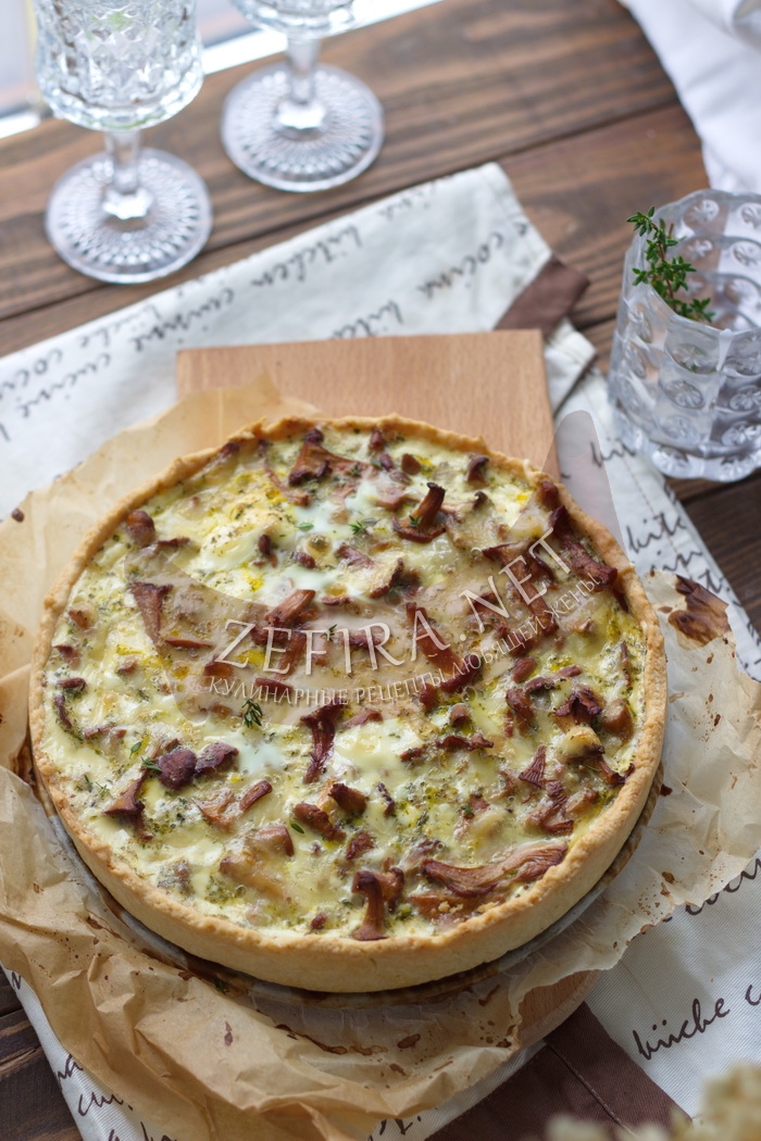 Пирог Киш с лисичками и сыром - рецепт и фото