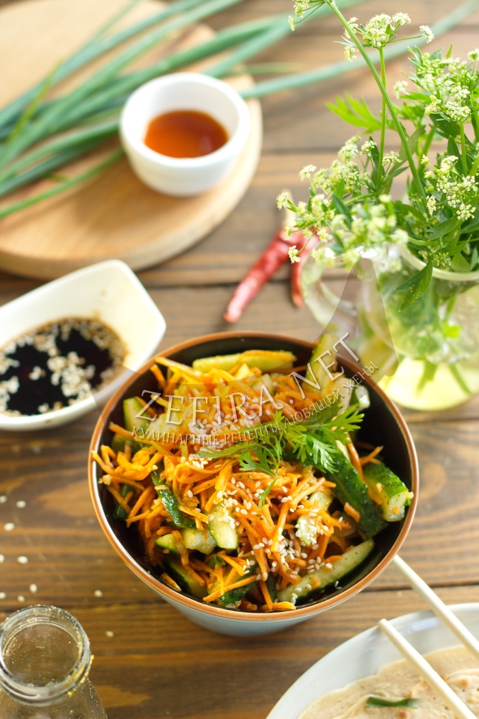 Салат из огурцов и морковки По-корейски - рецепт и фото