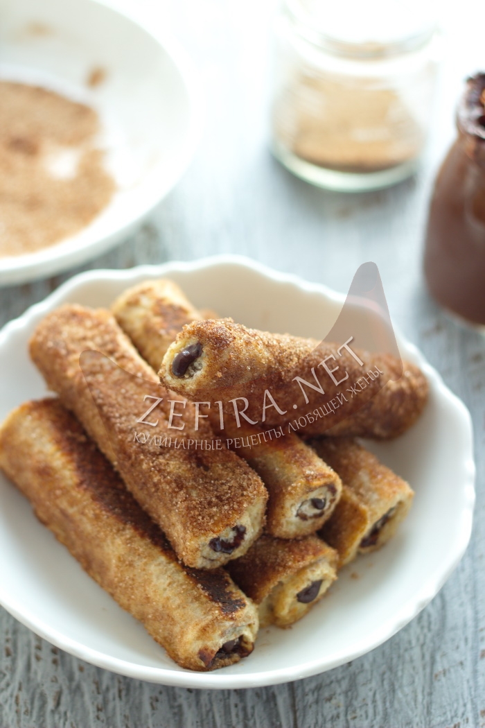 Трубочки из тостового хлеба с шоколадной начинкой - рецепт и фото