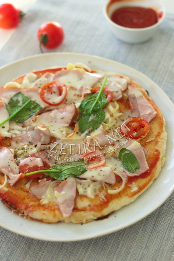 Быстрая домашняя пицца на сковороде - рецепт и фото
