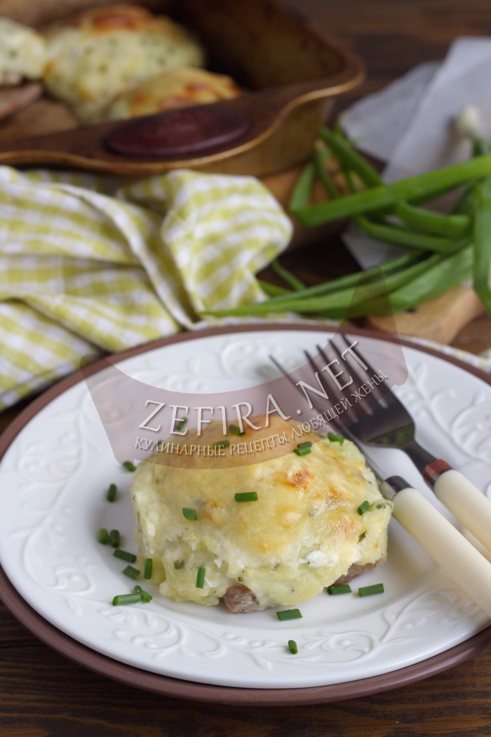 Отбивные из свинины с картошкой и сыром в духовке - рецепт и фото